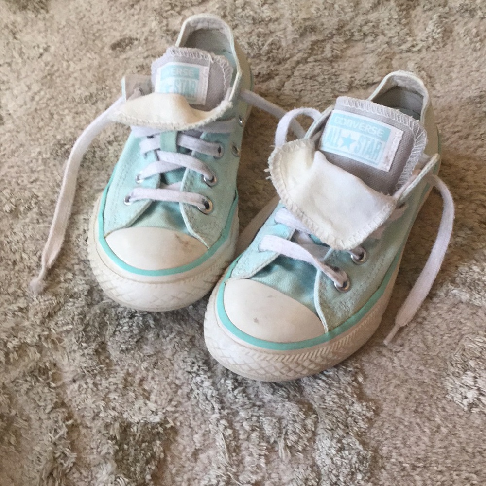 Girls converse